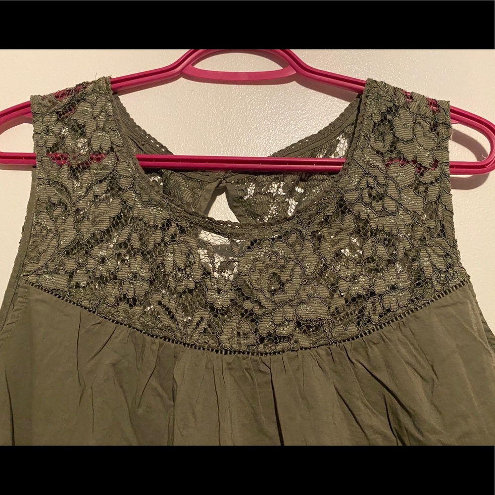 TORRID LACE SLEEVELESS TOP - Picture 4 of 16